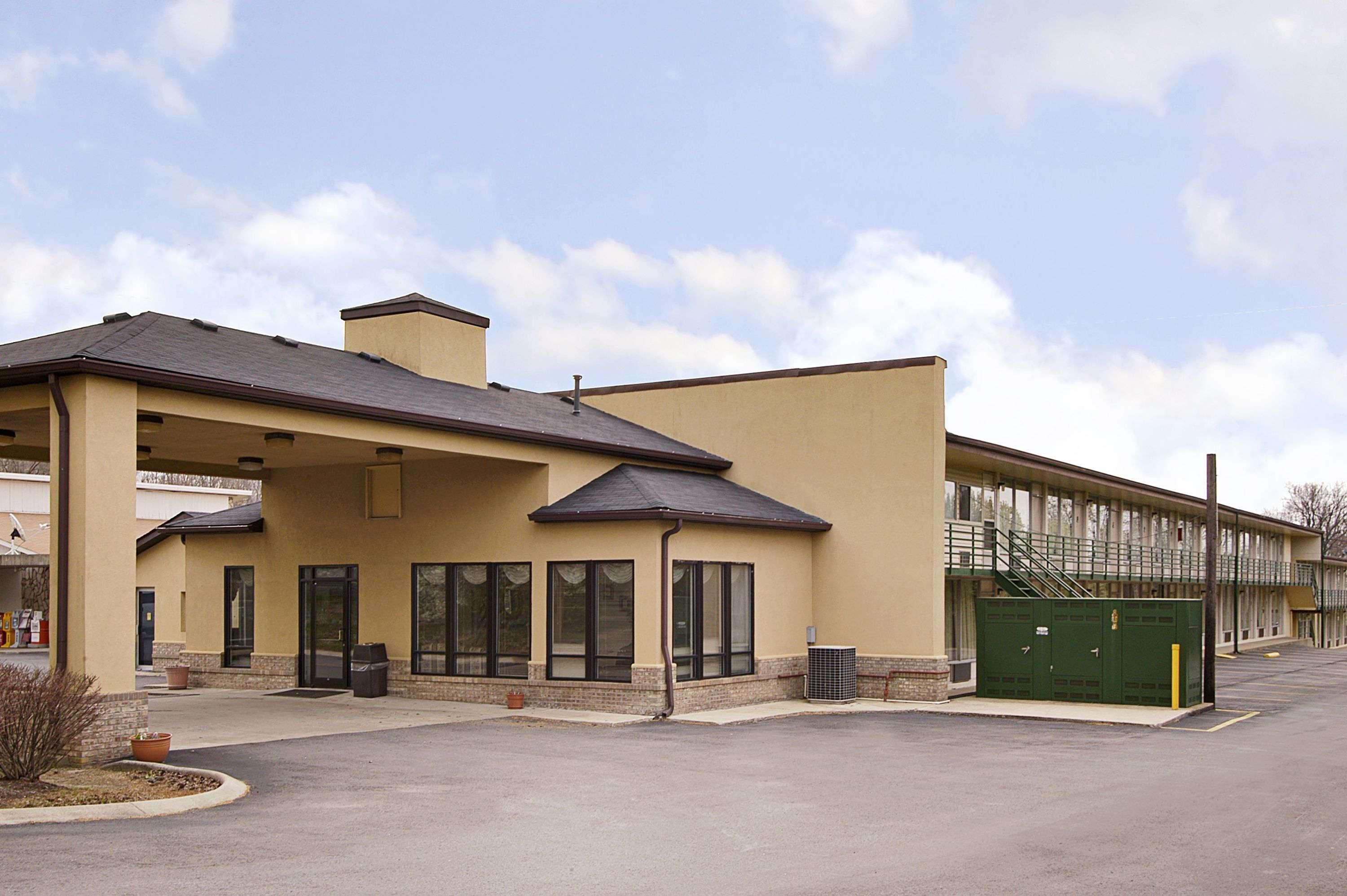 Days Inn By Wyndham White House Exteriér fotografie